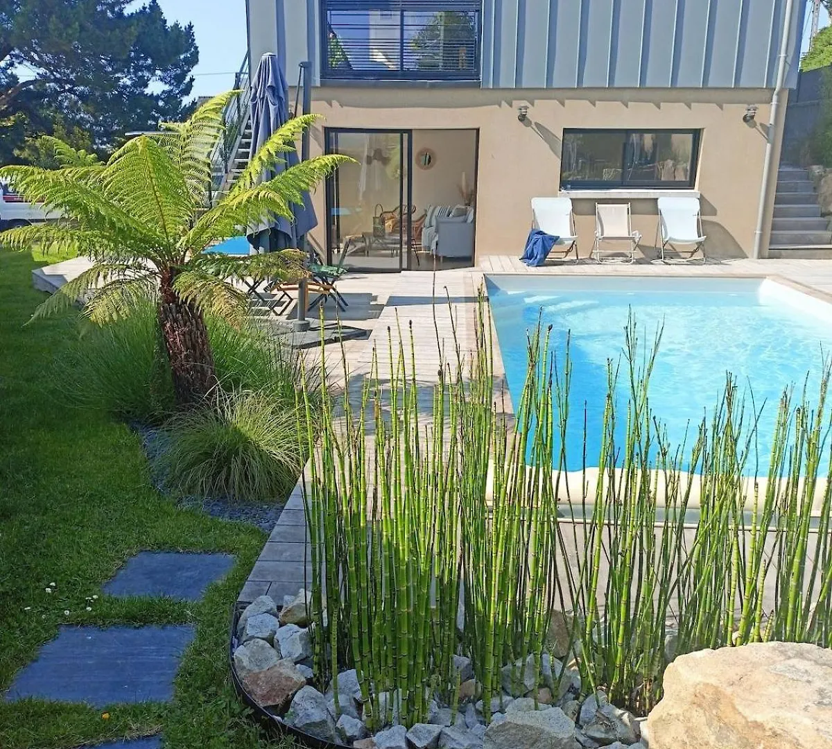 Apartmán Beautiful Ground Floor Opening Onto Private Pool Lancieux